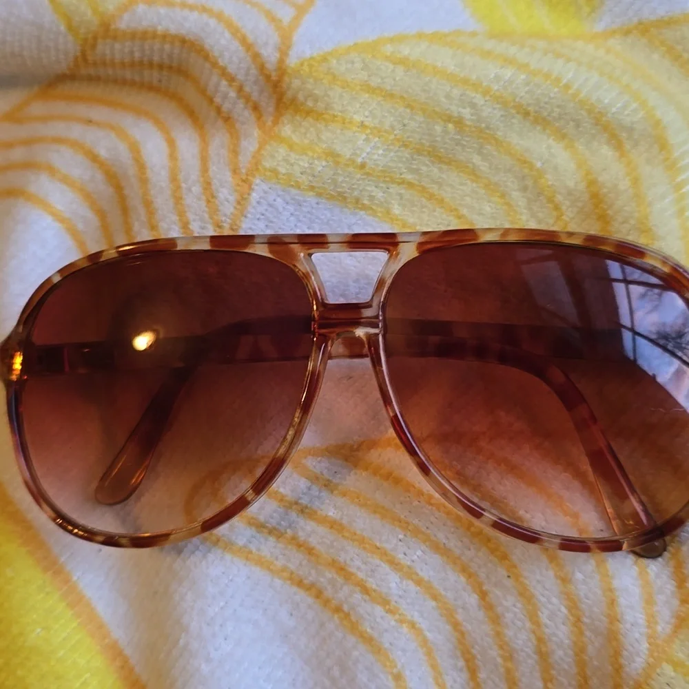 VGUC- Vintage Large Pilot Sunglasses with Gradient Lens Tortoise Frame - Picture 10 of 14